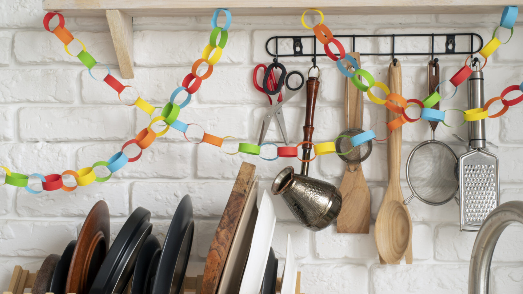 colorful-paper-chains-still-life